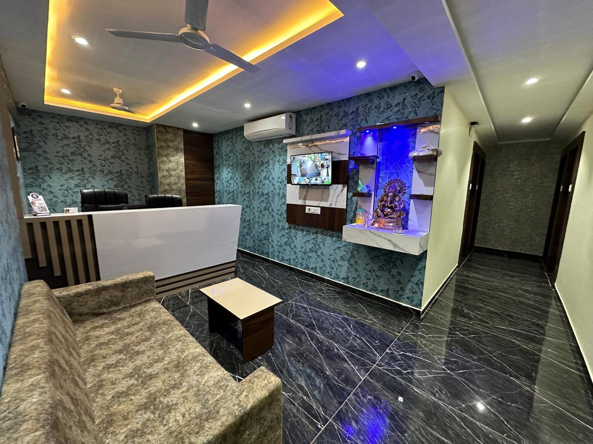 Hotel Golden View Вадодара Экстерьер фото
